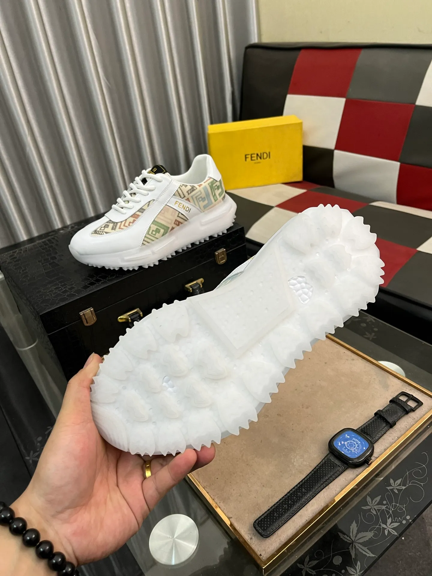 Men's Men's Shoes💰458⌚️⌚️Fendi [Fendi] men's new high-top casual shoes are on the market🔥The shoe body is made of brand-specific embossed leather, pigskin lining, breathable and does not cover the feet! Fashionable casual shoes 🙈Super light and wear-resistant outsole👣 Available in two colors, sizes 38-44